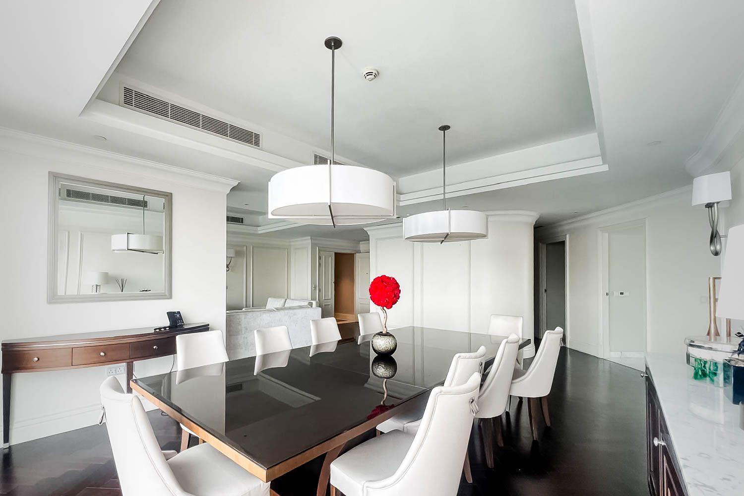 4 Bedrooms Apartment in Kempinski BLVD