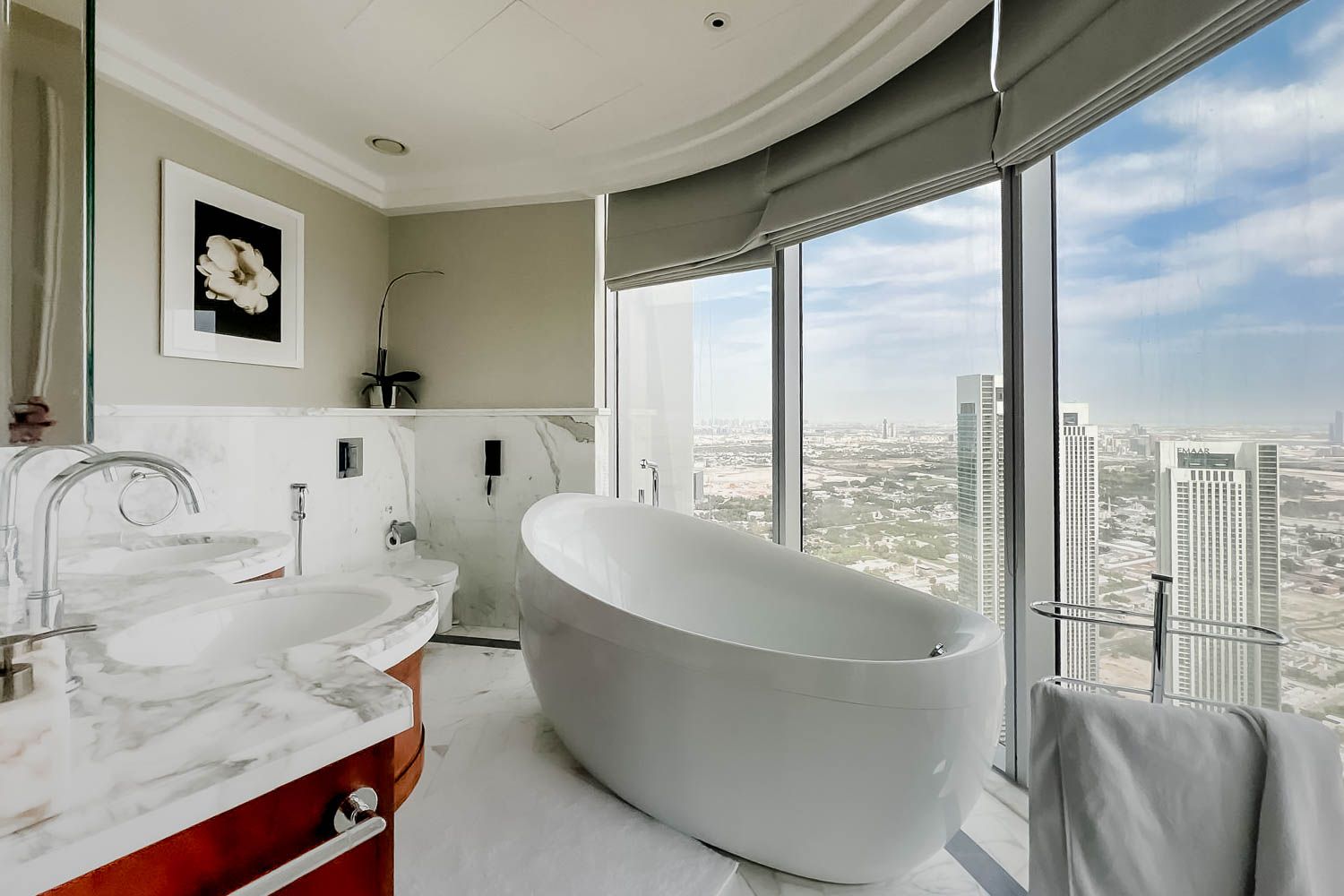 4 Bedrooms Apartment in Kempinski BLVD