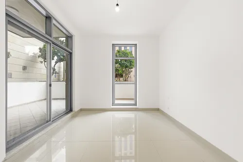 2 Bedrooms Apartment in Claren Tower 2