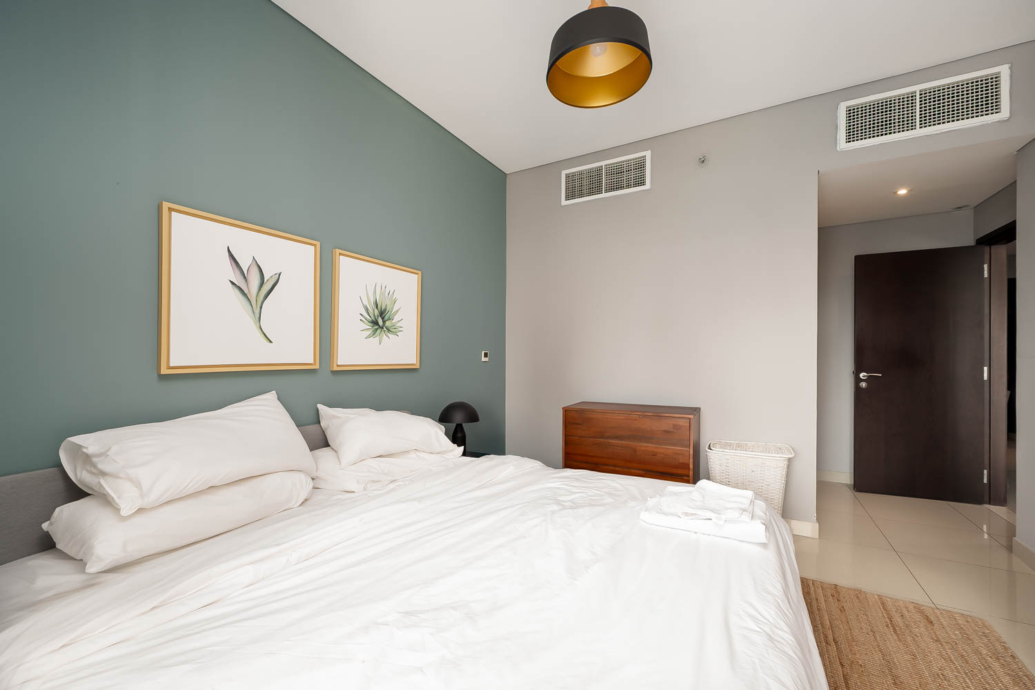 2 Bedrooms Apartment in 29 Burj Boulevard Tower 2