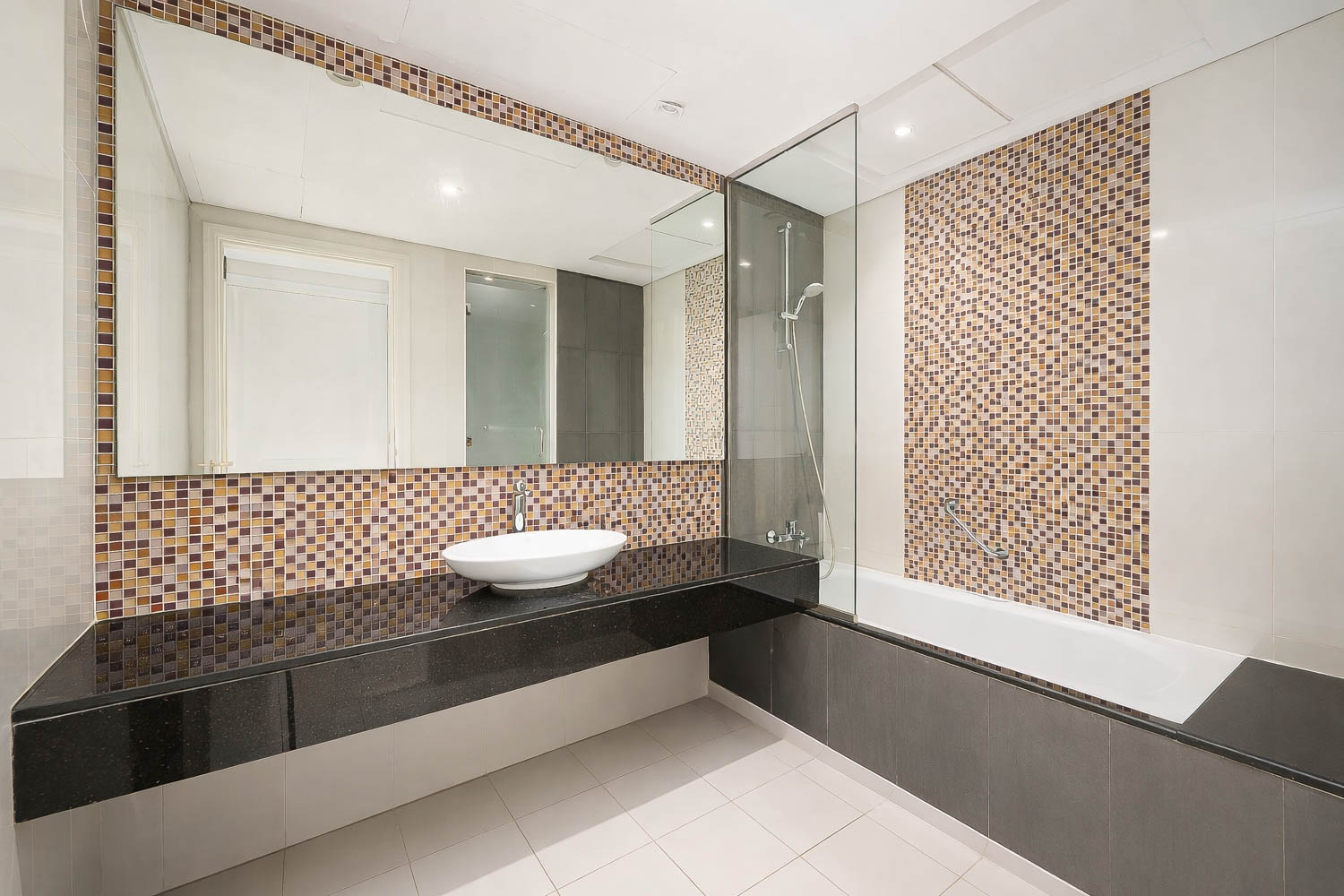 3 Bedrooms Apartment in Upper Crest