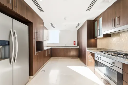 4 Bedrooms Apartment in Boulevard Point