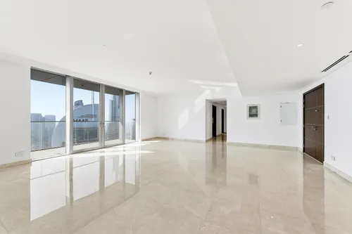 4 Bedrooms Apartment in Boulevard Point