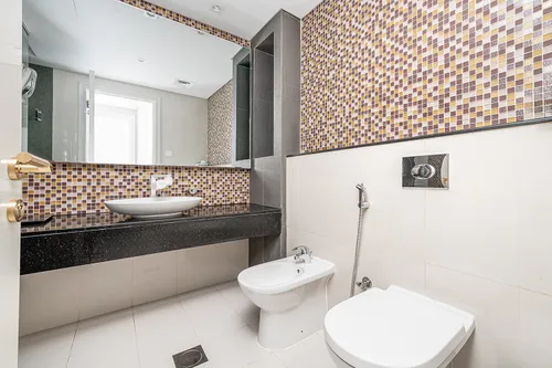 2 Bedrooms Apartment in Upper Crest