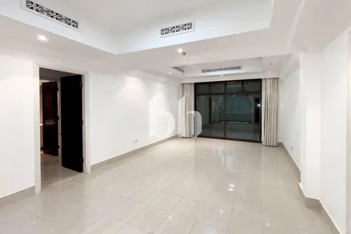 Connected to Souk | Spacious | Unfurnished