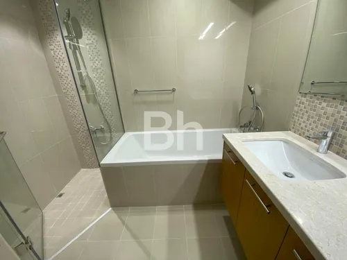2 Bedrooms Apartment in Bellevue Tower 1