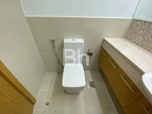 2 Bedrooms Apartment in Bellevue Tower 1