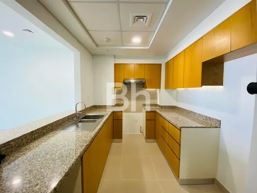 2 Bedrooms Apartment in Bellevue Tower 1