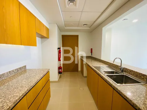 2 Bedrooms Apartment in Bellevue Tower 1