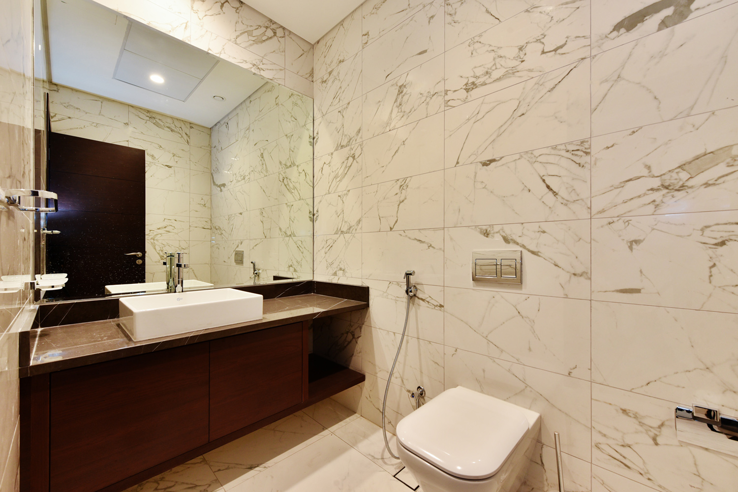 3 Bedrooms Apartment in Bahwan Tower Downtown