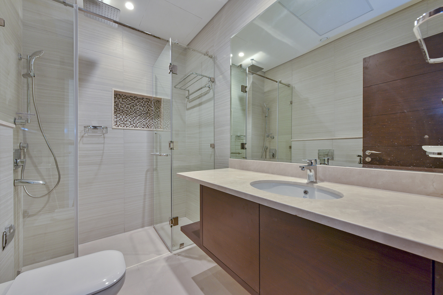 3 Bedrooms Apartment in Bahwan Tower Downtown