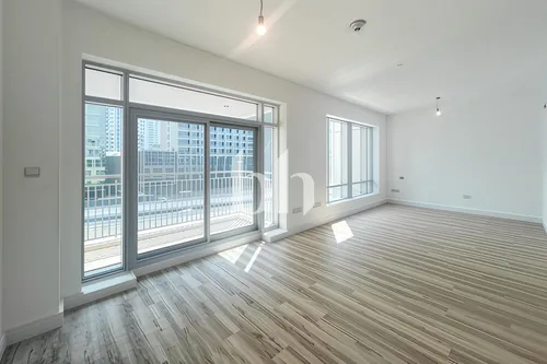 Great Location | Bright | Spacious Studio