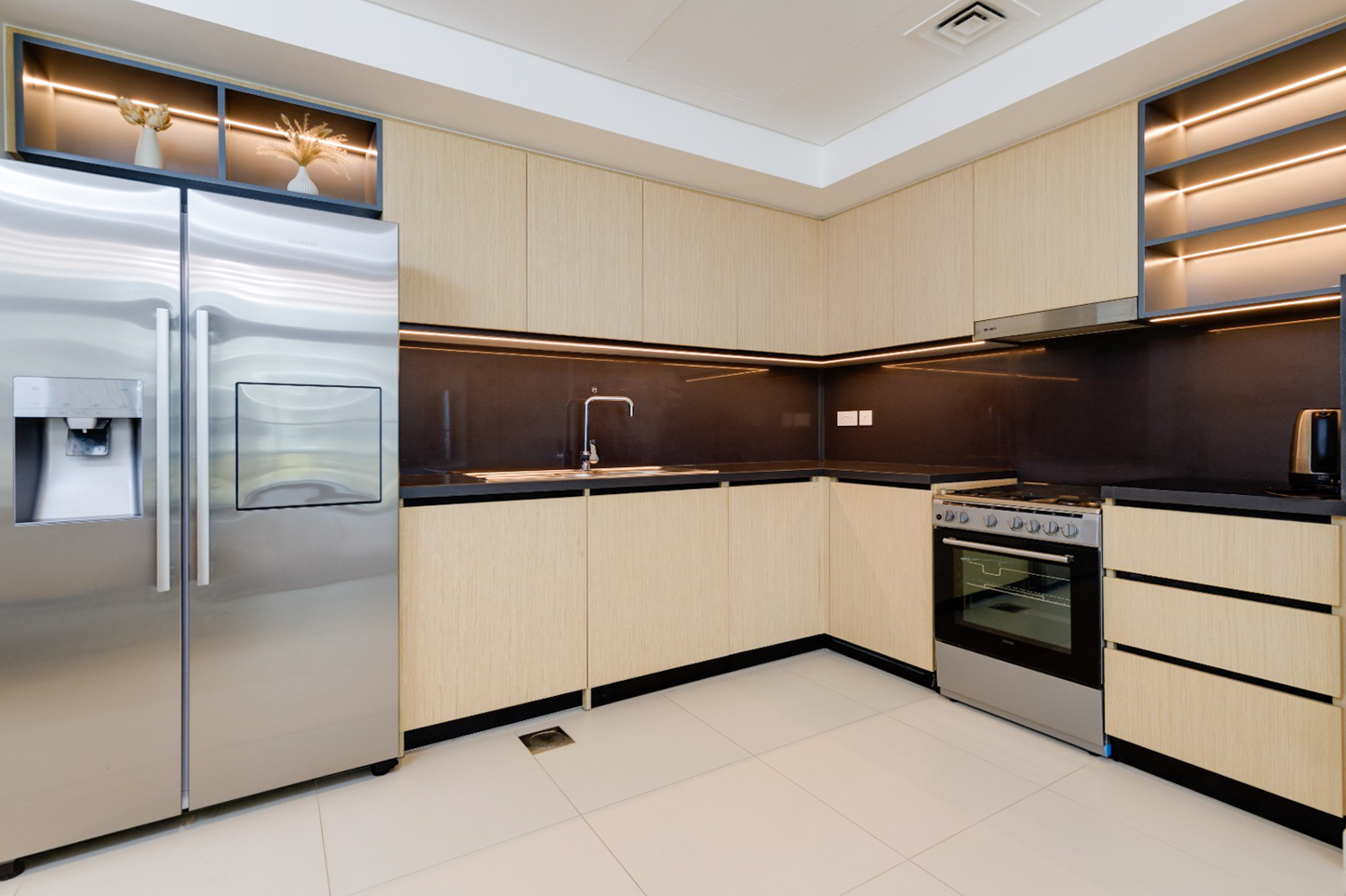 3 Bedrooms Apartment in Burj Crown