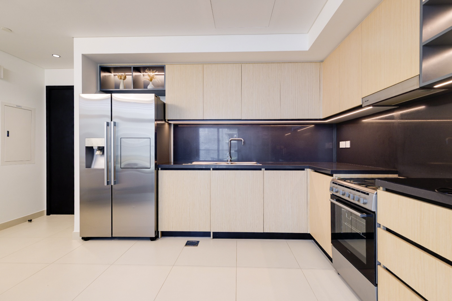 3 Bedrooms Apartment in Burj Crown