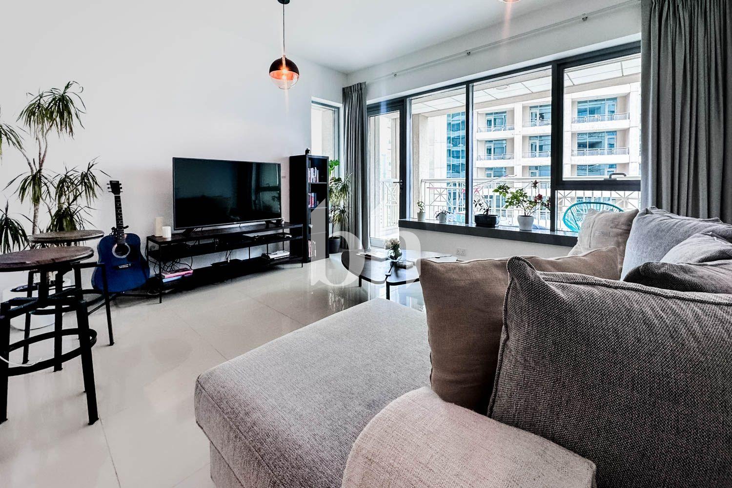 Fountain view | Furnished | High Floor