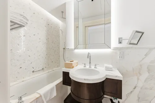 4 Bedrooms Apartment in Kempinski BLVD