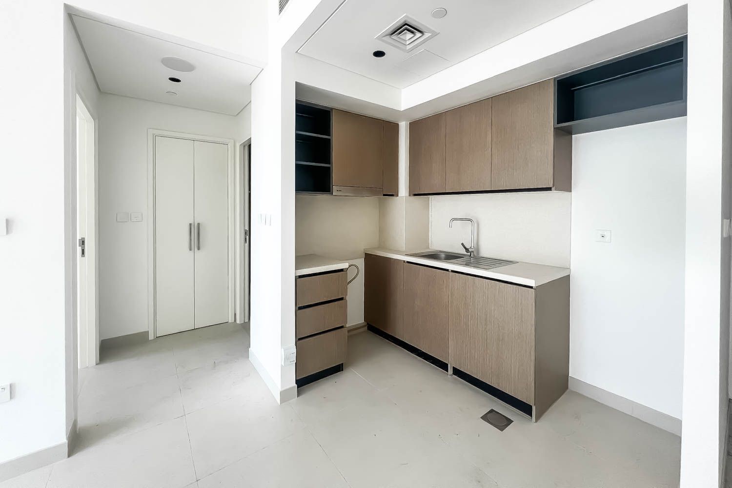 1 Bedroom Apartment in Burj Crown