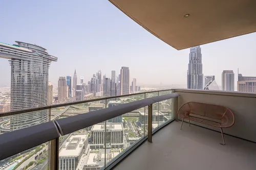 3 Bedrooms Apartment in Burj Vista Tower 1