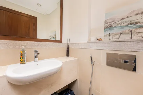 3 Bedrooms Apartment in Burj Vista Tower 1
