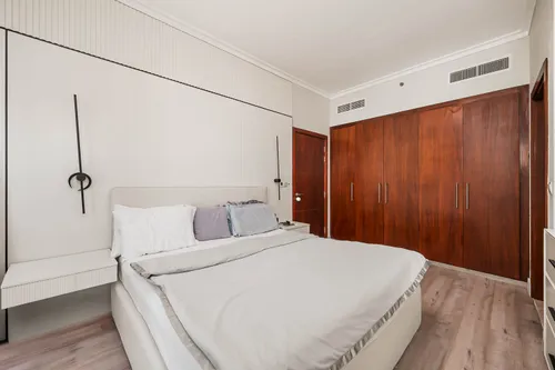 3 Bedrooms Apartment in Burj Vista Tower 1