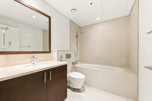 2 Bedrooms Apartment in Boulevard Crescent 2