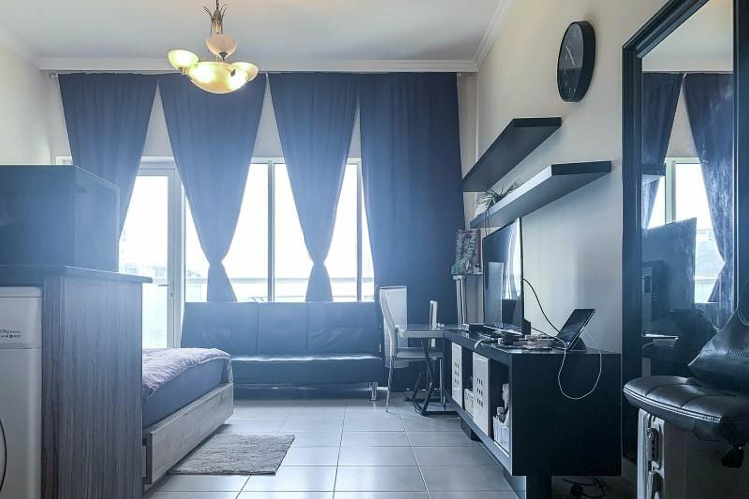Studio Apartment in Burj Al Nujoom