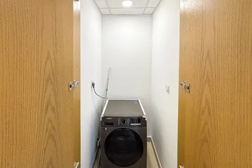 1 Bedroom Apartment in Bellevue Tower 2