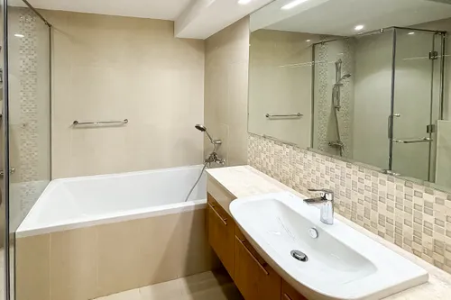 1 Bedroom Apartment in Bellevue Tower 2