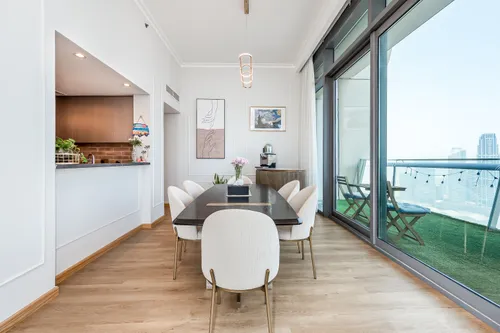 3 Bedrooms Apartment in Burj Vista Tower 1