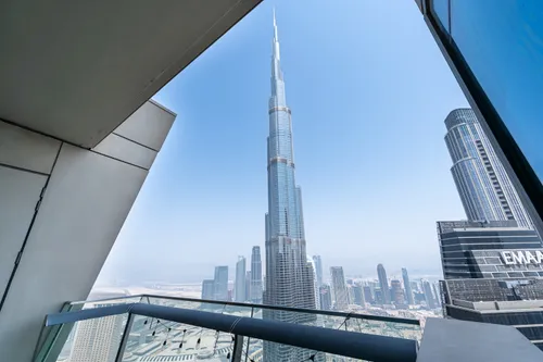 3 Bedrooms Apartment in Burj Vista Tower 1