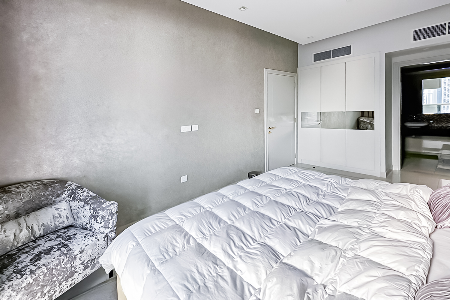 1 Bedroom Apartment in Upper Crest