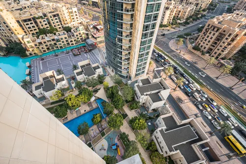 2 Bedrooms Apartment in The Residences 8