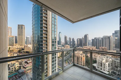 2 Bedrooms Apartment in The Residences 8