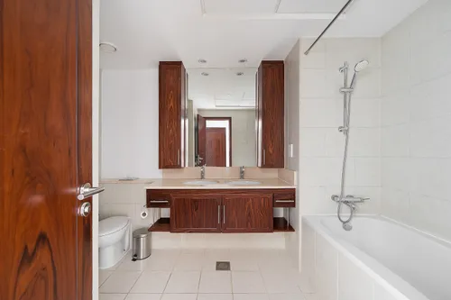 2 Bedrooms Apartment in The Residences 8