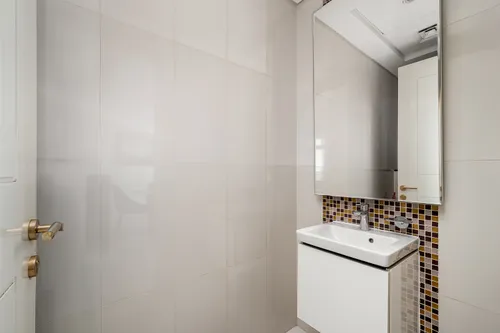 1 Bedroom Apartment in Upper Crest