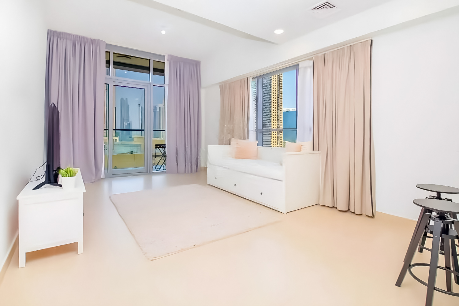 1 Bedroom Apartment in Bellevue Tower 2