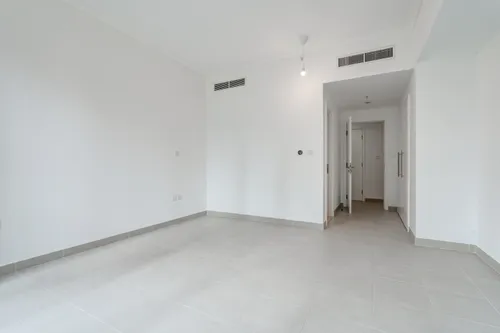 2 Bedrooms Apartment in South Ridge 3