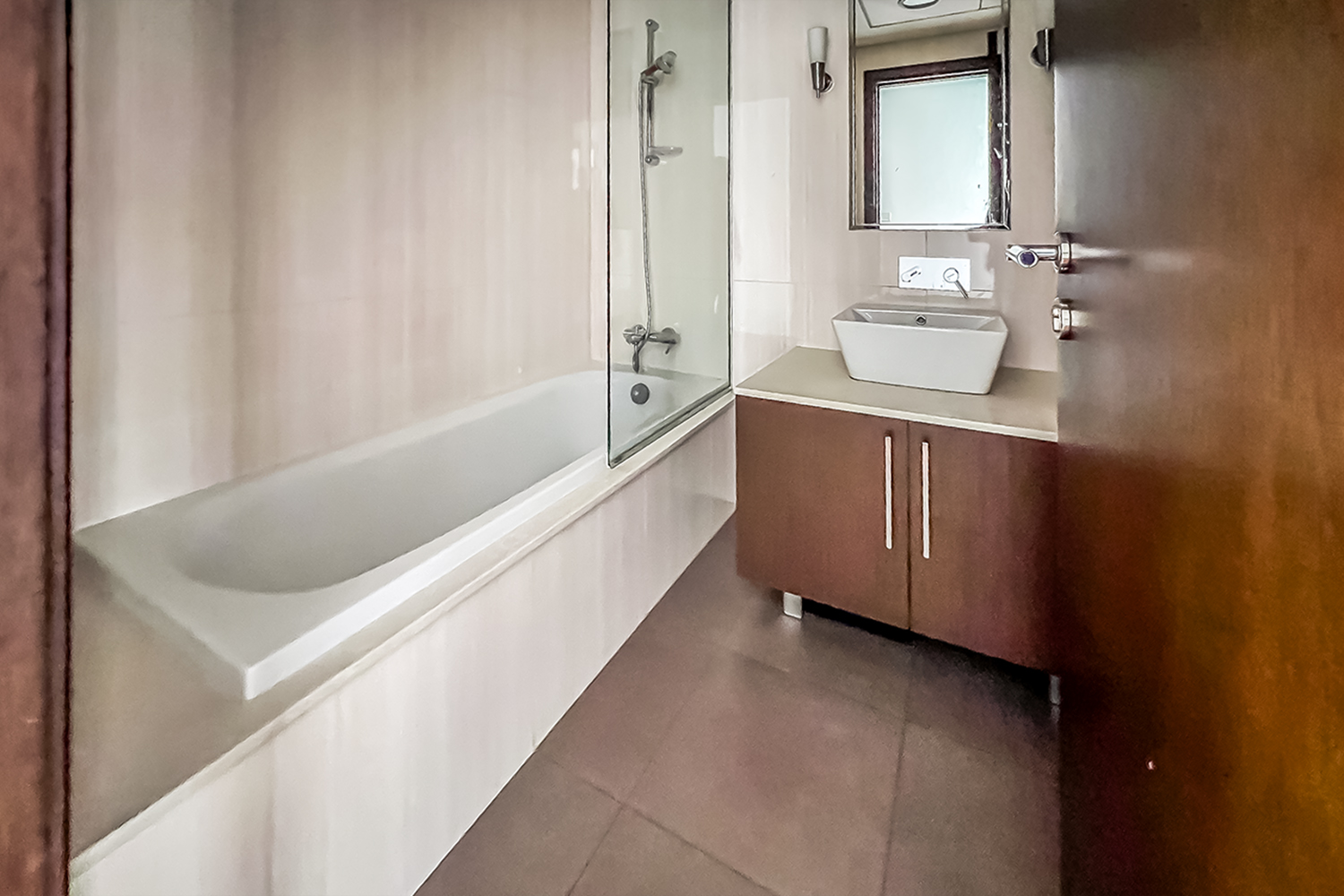 2 Bedrooms Apartment in Burj Daman