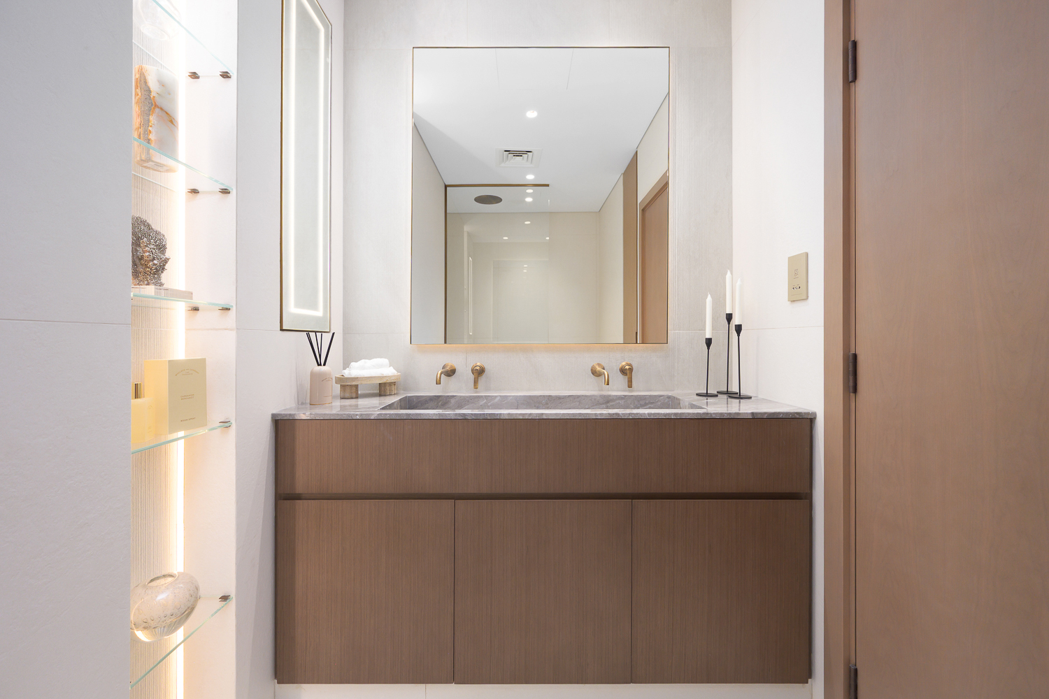 3 Bedrooms Apartment in Central Park Residential Tower