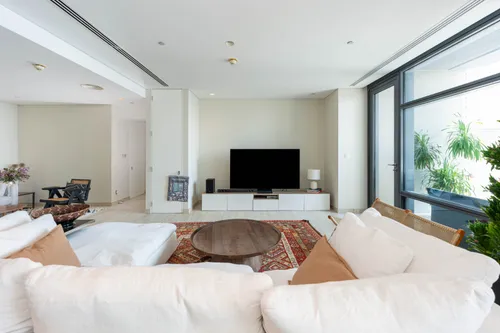 3 Bedrooms Apartment in Index Tower