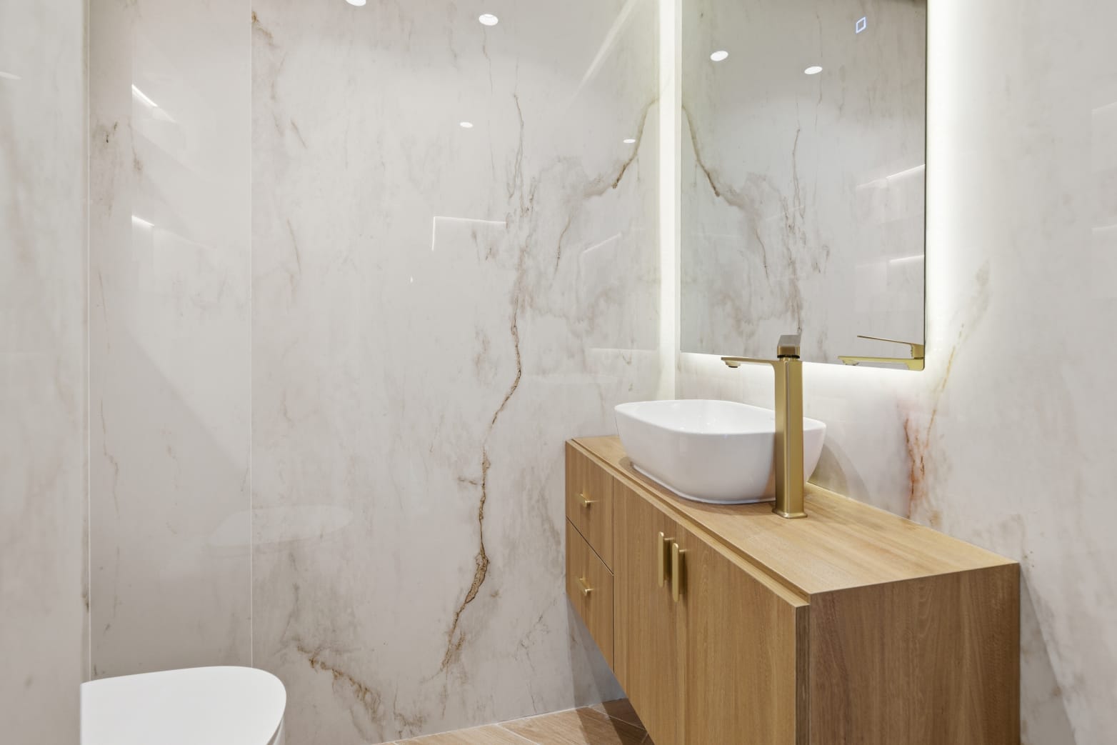 2 Bedrooms Apartment in Sky Gardens