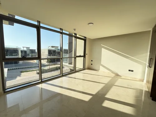 5 Bedrooms Villa in Golf Place 2