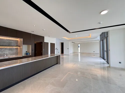 5 Bedrooms Villa in Golf Place 2