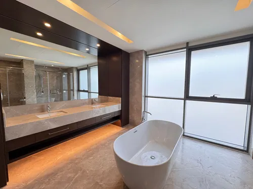 5 Bedrooms Villa in Golf Place 2