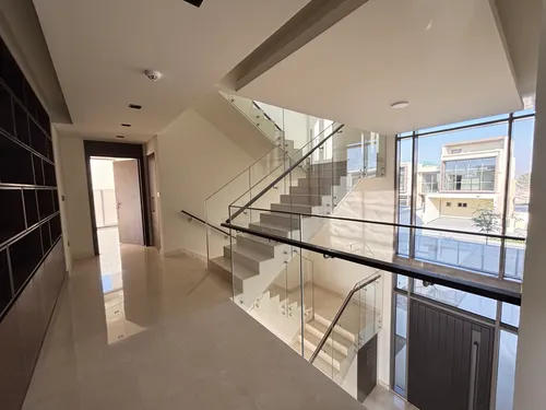 5 Bedrooms Villa in Golf Place 2