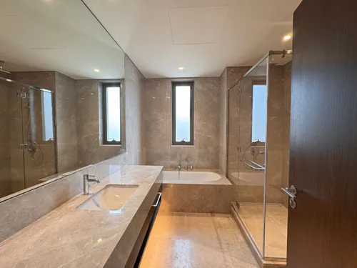 5 Bedrooms Villa in Golf Place 2