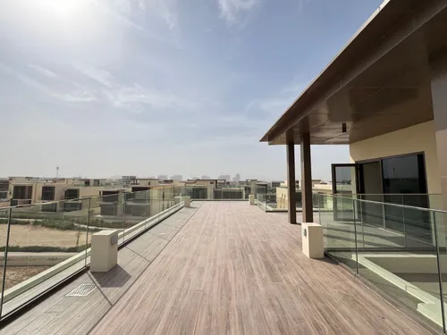 5 Bedrooms Villa in Golf Place 2