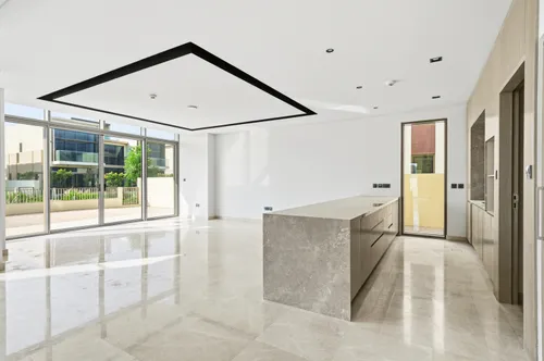 5 Bedrooms Villa in Golf Place 2