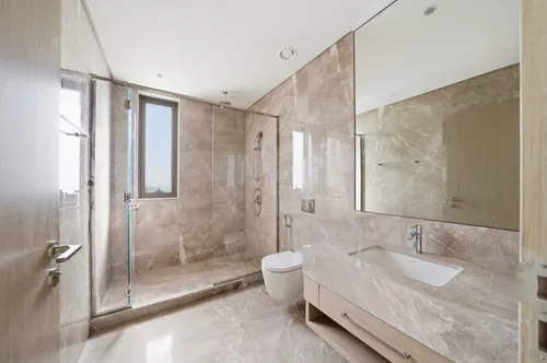 5 Bedrooms Villa in Golf Place 2