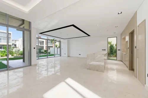 5 Bedrooms Villa in Golf Place 2